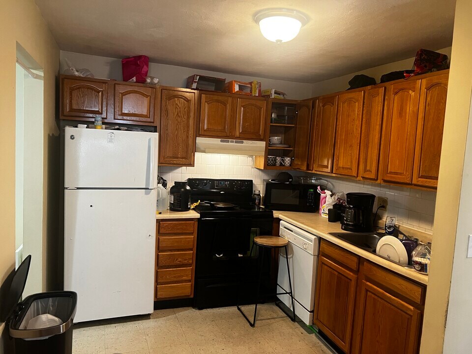 740 Central St in Leominster, MA - Building Photo