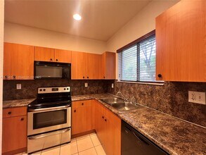 3358 NE 4th St in Homestead, FL - Building Photo - Building Photo