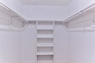 7110 Yardley Dr in Katy, TX - Building Photo - Building Photo