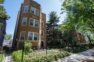 2121 W Morse Ave, Unit 3 in Chicago, IL - Building Photo