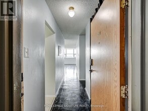 4 Lisa St. in Brampton, ON - Building Photo - Building Photo