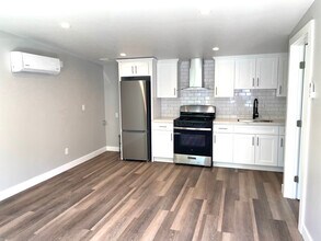 1421 S Bonnie Brae St, Unit 1419 and One Quarter in Los Angeles, CA - Foto de edificio - Building Photo