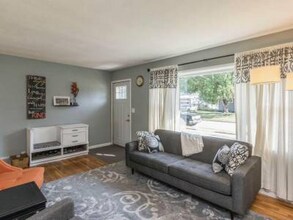 617 Barr Dr in Ames, IA - Foto de edificio - Building Photo