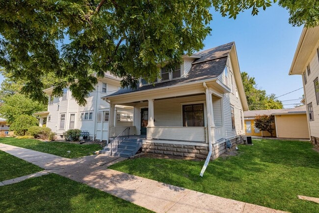 1116 S 17th St in Lincoln, NE - Building Photo - Building Photo