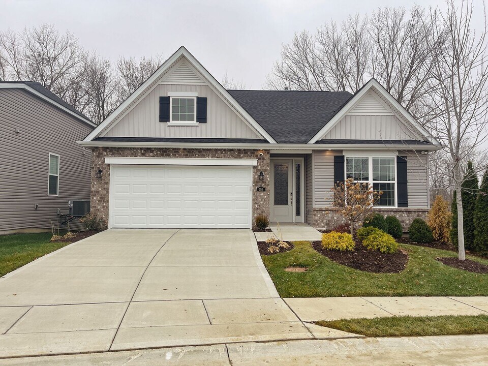 105 Rhythm Point Dr in St. Peters, MO - Building Photo