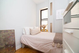 25 Thompson St, Unit 10 in New York, NY - Foto de edificio - Building Photo