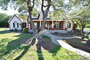 444 Lantana Ridge in Spring Branch, TX - Building Photo