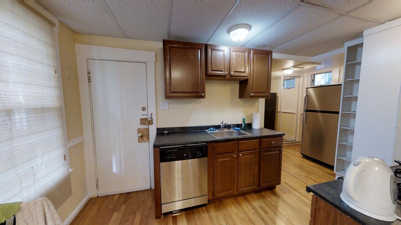 363 Beacon St in Somerville, MA - Building Photo