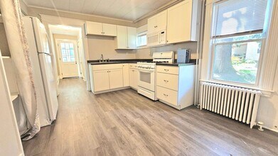 54 Union St-Unit -A in Winooski, VT - Building Photo - Building Photo