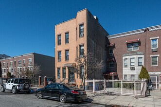 99 Macdougal St in Brooklyn, NY - Building Photo - Building Photo