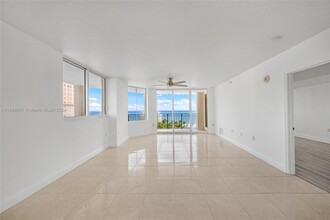 2011 N Ocean Blvd in Fort Lauderdale, FL - Building Photo - Building Photo