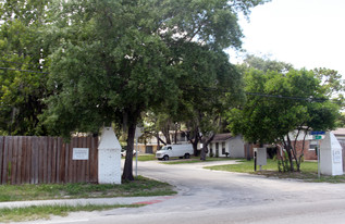 1401-1409 College Park Ln Apartments