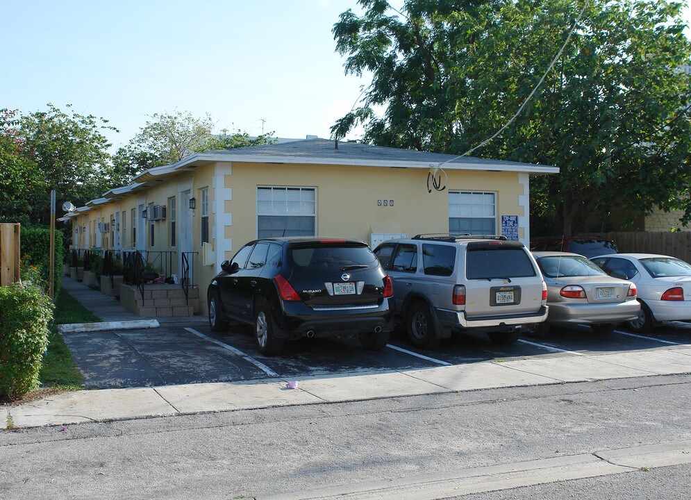 441 SW 10th St in Miami, FL - Building Photo