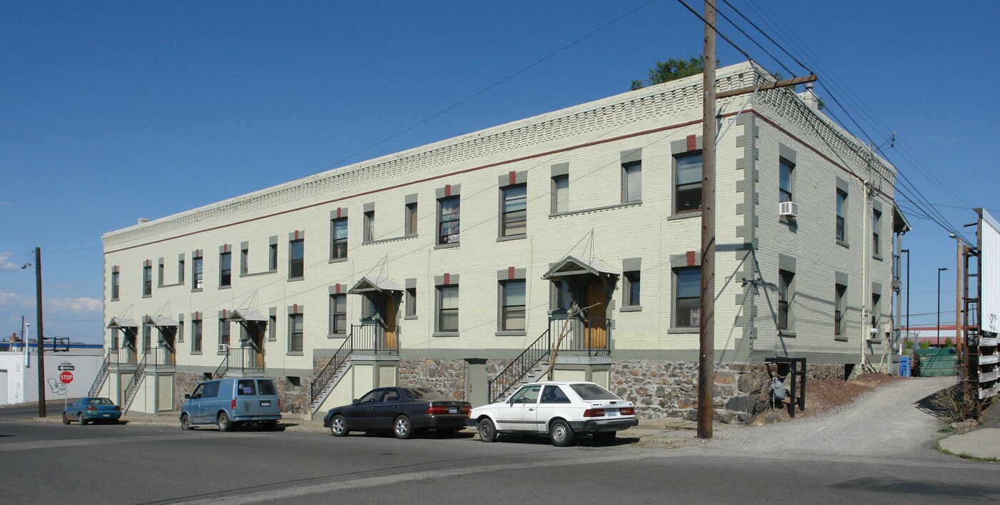 Patrician Apartments in Spokane, WA - Building Photo