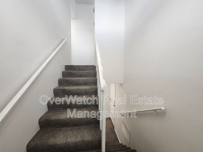 8111 Medellin Cir in Anchorage, AK - Building Photo - Building Photo