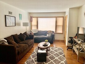 5305 W Wisconsin Ave