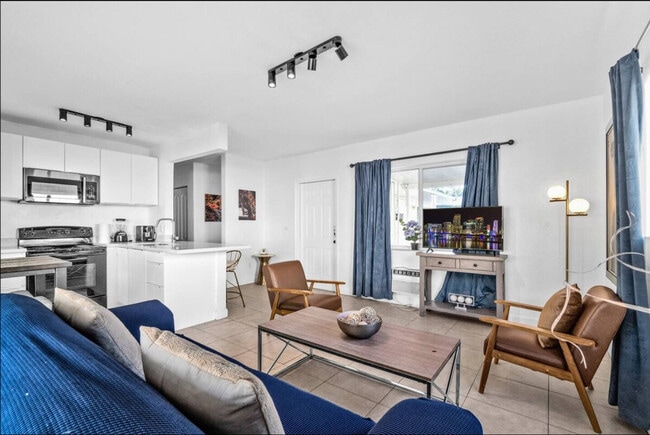 951 NW 22nd Pl in Miami, FL - Building Photo - Building Photo