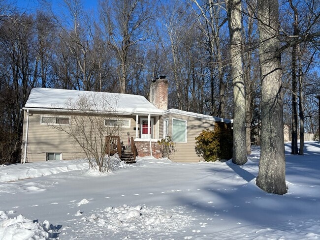 property at 5 Cobblestone Rd
