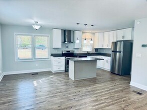 900 6th St in Lillington, NC - Building Photo - Building Photo