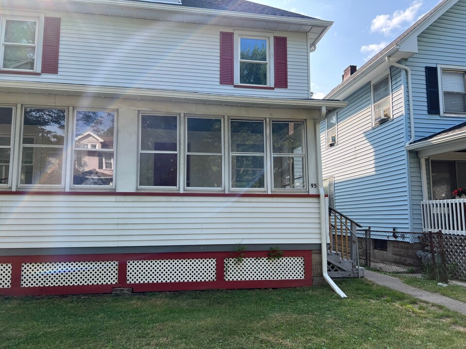 95 Morton St, Unit 95 Morton St in Rochester, NY - Foto de edificio