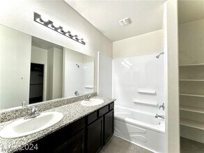 5708 Akula Bay St in North Las Vegas, NV - Building Photo - Building Photo