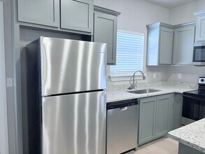 325 N Cleveland Ave in Shawnee, OK - Building Photo - Building Photo