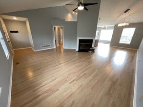 14401 Fairfield Gardens Dr in Louisville, KY - Building Photo - Building Photo