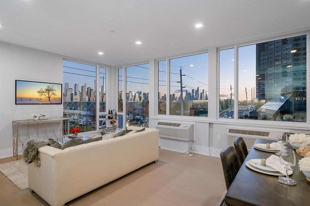 7101 River Rd in North Bergen, NJ - Building Photo