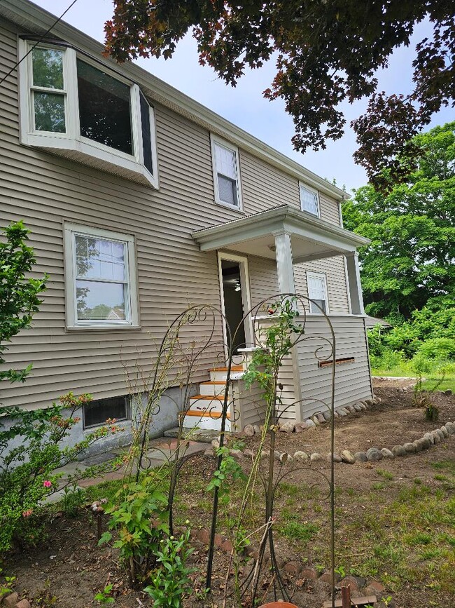 192 Bayside Ave, Unit 1 in Swansea, MA - Building Photo - Building Photo