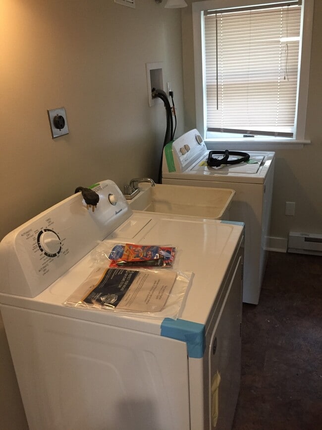 15 Carroll St in Poughkeepsie, NY - Building Photo - Building Photo