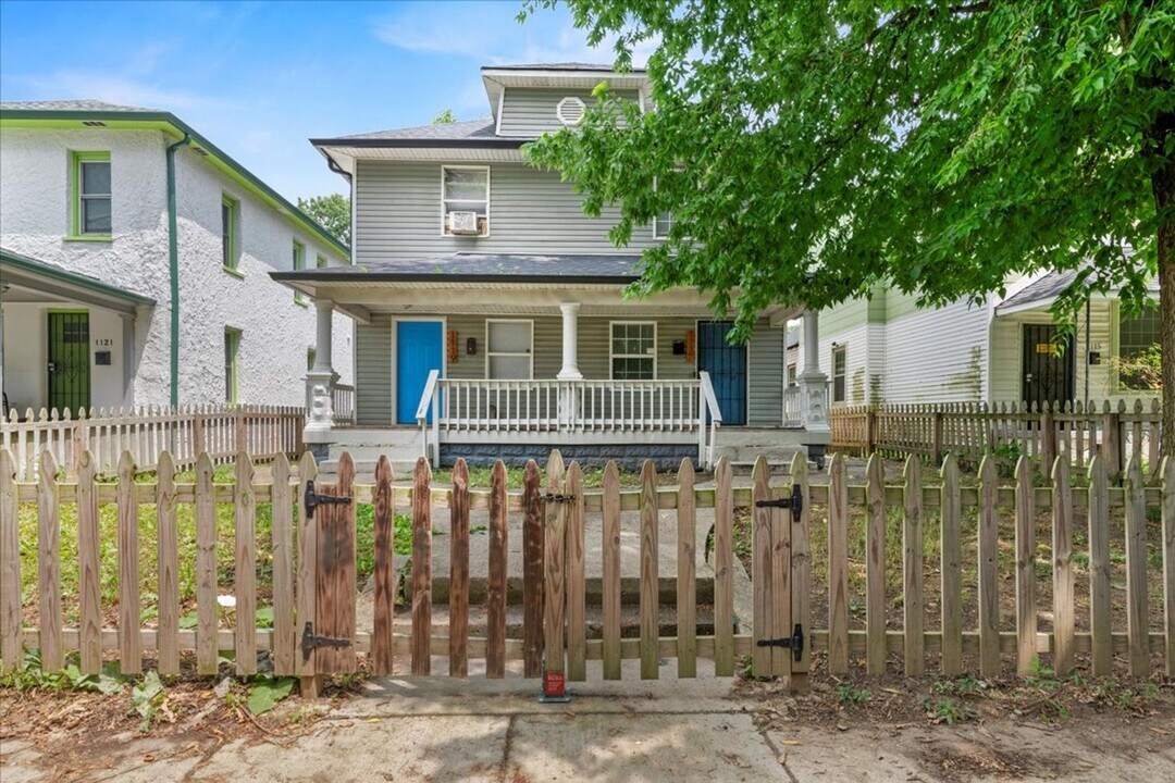 1119-1119 N Dearborn St in Indianapolis, IN - Foto de edificio