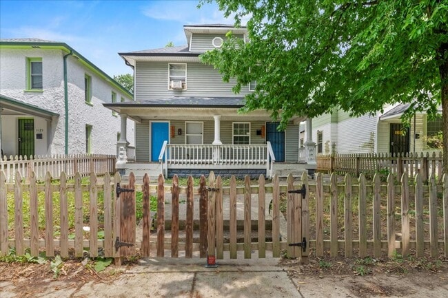 property at 1119-1119 N Dearborn St