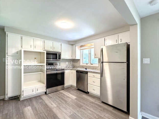 104 Maria Ln in Monroeville, PA - Building Photo - Building Photo