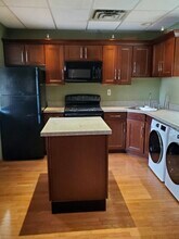 35 N Saginaw St, Unit #2 in Pontiac, MI - Building Photo - Building Photo