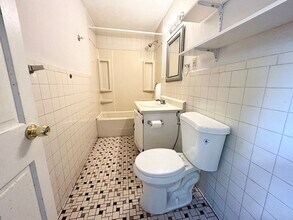 1578 Tremont St, Unit 4 in Boston, MA - Foto de edificio - Building Photo