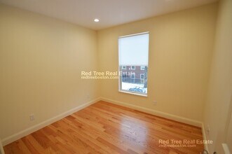 379 Harvard St in Cambridge, MA - Building Photo - Building Photo
