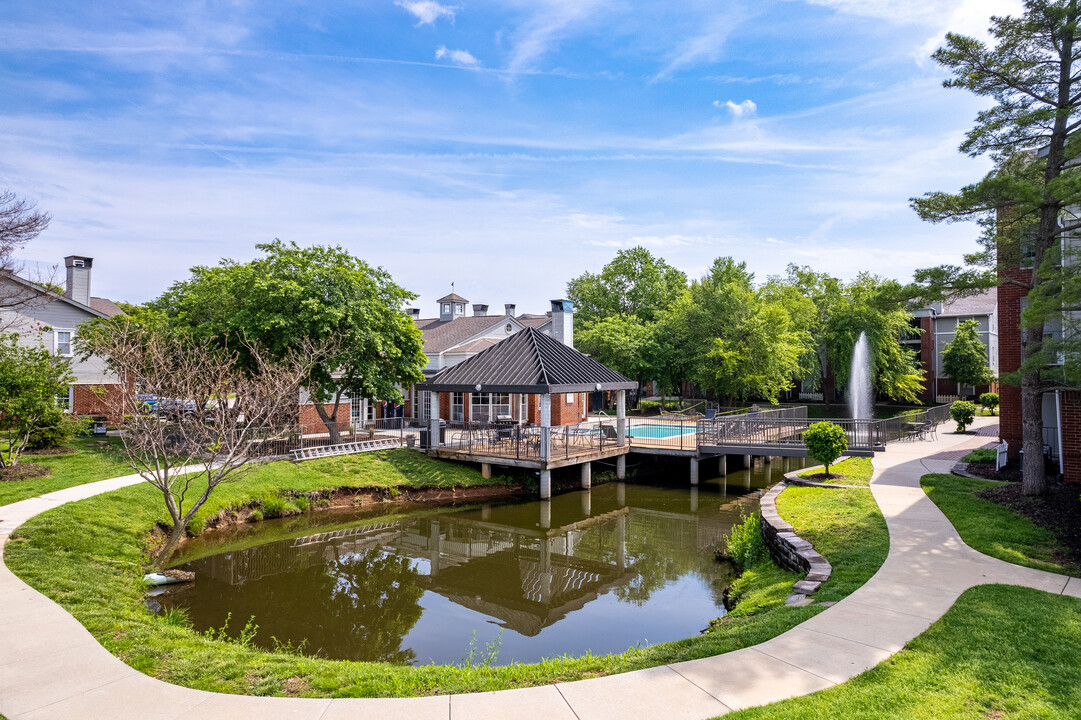 Chardonnay Apartments in Springfield, MO - Foto de edificio