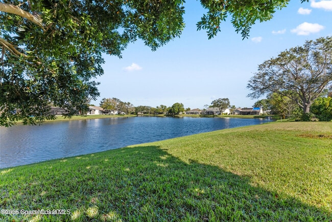 537 Lake Victoria Cir in Melbourne, FL - Building Photo - Building Photo