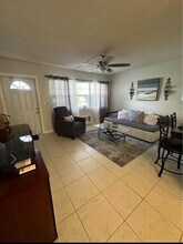 112 Andover E, Unit 112 in West Palm Beach, FL - Building Photo - Building Photo