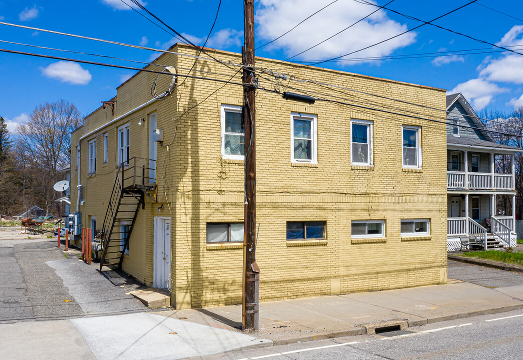 222-224 N Elm St in Torrington, CT - Building Photo