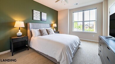 660 Yorktown St, Unit 1317 in Dallas, TX - Foto de edificio - Building Photo