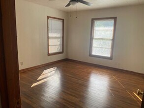 1270 W Pecan St in Stephenville, TX - Building Photo - Building Photo
