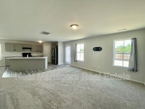 4611 Revelstroke Rd in Hope Mills, NC - Building Photo - Building Photo