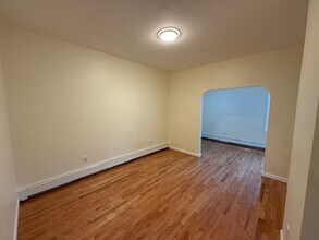 296 Centre St, Unit 3 in Boston, MA - Foto de edificio - Building Photo