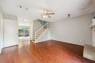 1841 Sherwood Forest St in Houston, TX - Building Photo - Building Photo