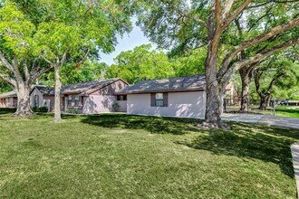 9218 Hammerly Blvd in Houston, TX - Building Photo - Building Photo