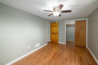 108 Preston Dr, Unit 108 in Braddock, PA - Building Photo - Building Photo
