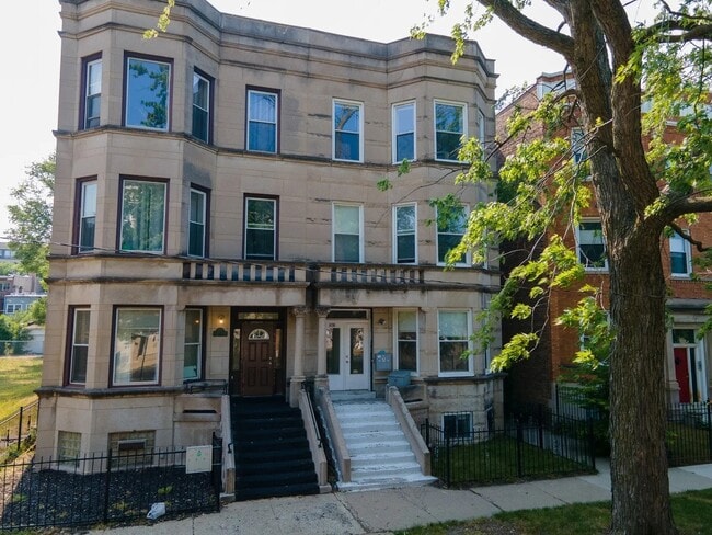 property at 6136 S Ingleside Ave