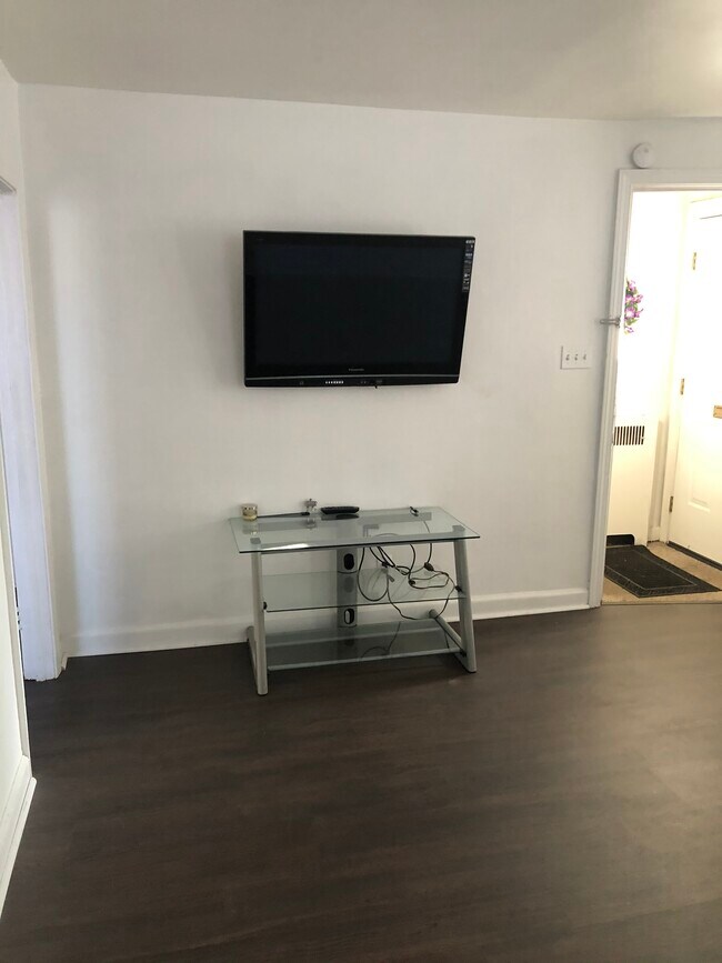 4301 Vista St in Philadelphia, PA - Foto de edificio - Building Photo