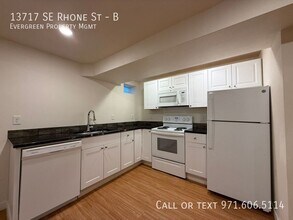 13717 SE Rhone St in Portland, OR - Building Photo - Building Photo